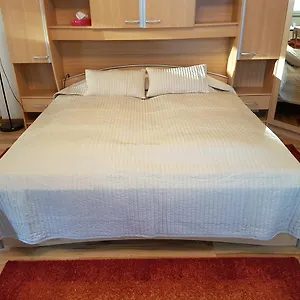 https://delibab-apartment.inbudapesthotels.com